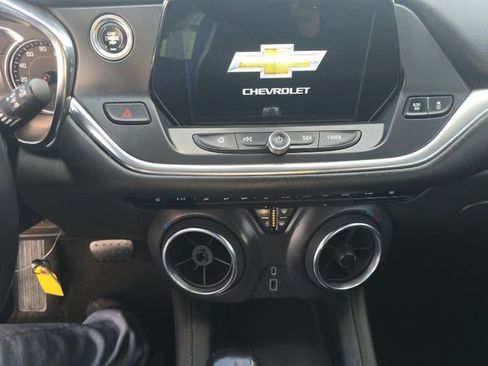 Used 2019 Chevrolet Blazer LT w/ Sound & Technology Package FWD image 26