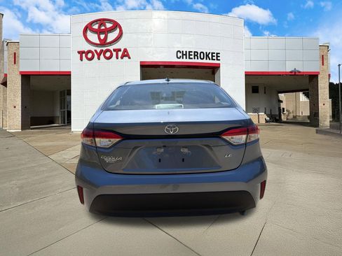 Used 2025 Toyota Corolla LE FWD image 6