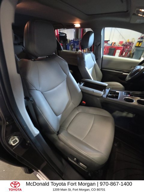 Used 2024 Toyota Sienna XLE w/ XLE Plus Package AWD/4WD image 17
