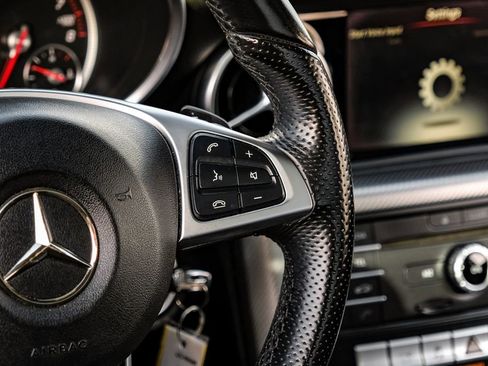 Used 2017 Mercedes-Benz SLC 300 image 12