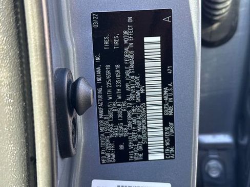 Used 2022 Toyota Highlander XLE AWD/4WD image 39