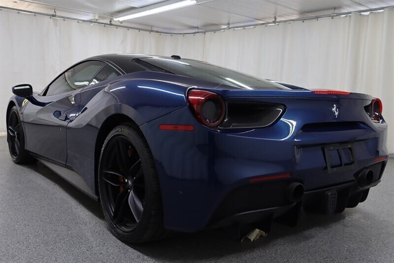 Used 2017 Ferrari 488 GTB RWD image 4
