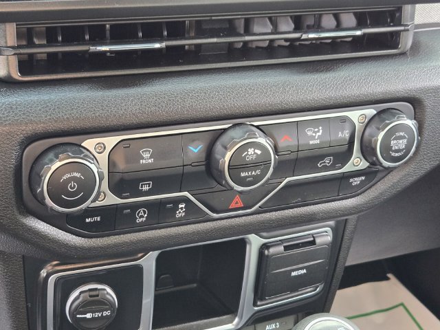 Used 2024 Jeep Wrangler Unlimited Sport AWD/4WD image 27
