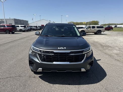 Used 2024 Kia Seltos EX AWD/4WD image 3