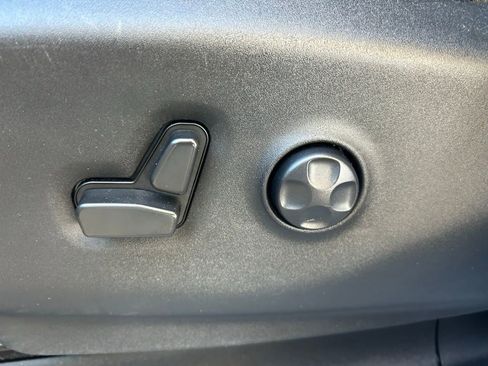 Used 2022 Chrysler Pacifica Touring-L image 20