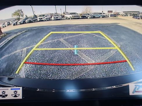 Used 2021 Toyota Camry XLE image 10