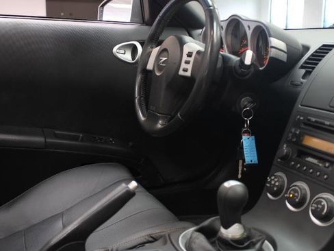 Used 2004 Nissan 350Z Touring RWD image 7