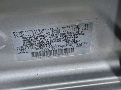 Used 2016 Nissan Versa SV FWD image 12