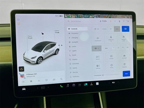 Used 2021 Tesla Model Y Standard Range image 26