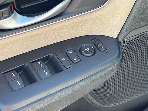 Used 2022 Honda CR-V EX image 12