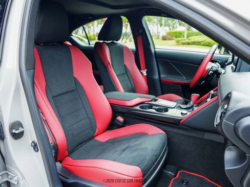 Used 2025 Lexus IS 500 w/ F-Sport Performance RWD image 32