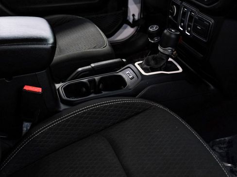 Used 2021 Jeep Wrangler Sport image 29