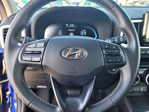 Certified 2025 Hyundai Venue Limited image 22