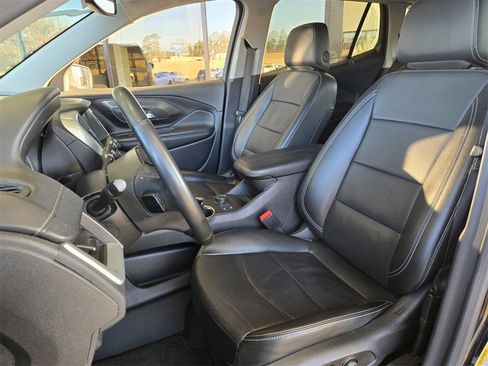 Used 2024 GMC Terrain SLT image 10
