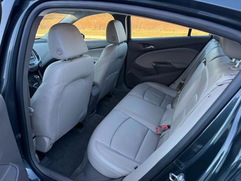 Used 2017 Chevrolet Cruze Premier image 14