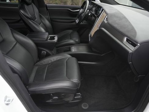 Used 2017 Tesla Model X 90D image 21