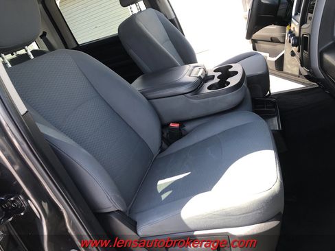 Used 2018 RAM 2500 Tradesman w/ Chrome Appearance Group image 22