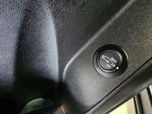 Used 2024 Chevrolet Equinox LT FWD image 20