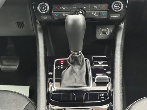 Used 2024 Jeep Compass Limited image 14