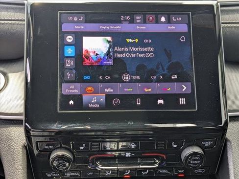 Used 2025 Jeep Grand Cherokee L Altitude RWD image 15