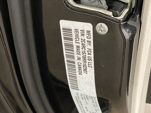 Used 2024 Chrysler Pacifica Select image 31