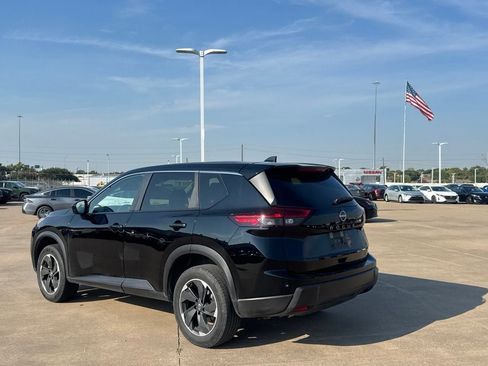 Certified 2025 Nissan Rogue SV FWD image 16