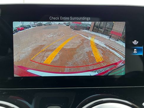 Used 2021 Mercedes-Benz GLB 250 4MATIC w/ Premium Package image 13