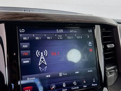 Used 2019 RAM 1500 Laramie AWD/4WD image 13