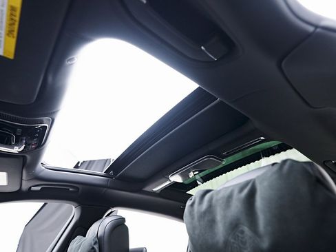 Used 2025 Mercedes-Benz Maybach S 580 4MATIC image 60