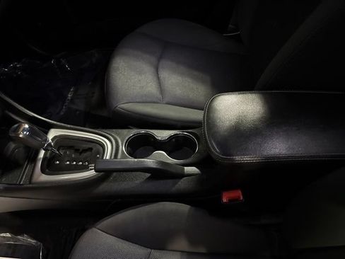 Used 2012 Dodge Avenger SXT FWD image 8