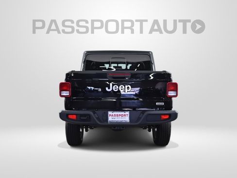 Used 2022 Jeep Gladiator Overland w/ Cold Weather Group image 7