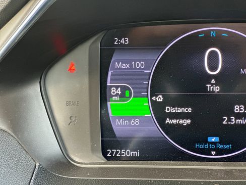 Used 2022 Chevrolet Bolt EUV LT w/ Comfort Package image 27