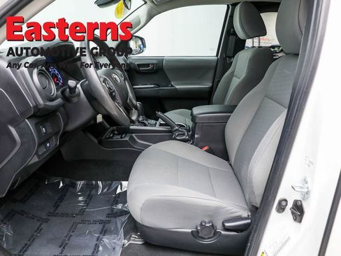 Used 2022 Toyota Tacoma SR w/ SR Convenience Package image 14