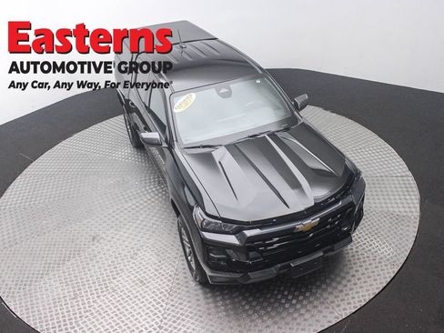 Used 2023 Chevrolet Colorado LT w/ LT Convenience Package AWD/4WD image 3