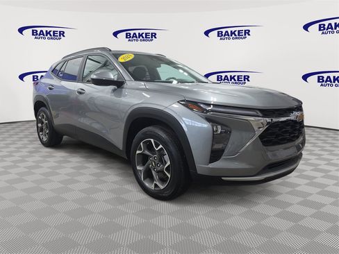 Used 2024 Chevrolet Trax LT w/ Driver Confidence Package image 3