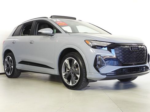Used 2024 Audi Q4 e-tron Prestige w/ Black Optic Package image 4