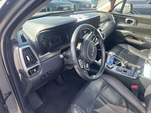 Certified 2023 Kia Sorento EX image 6
