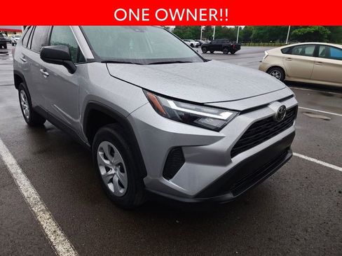 Used 2023 Toyota RAV4 LE AWD/4WD image 3