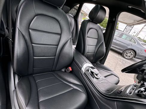 Used 2019 Mercedes-Benz GLC 300 4MATIC image 23