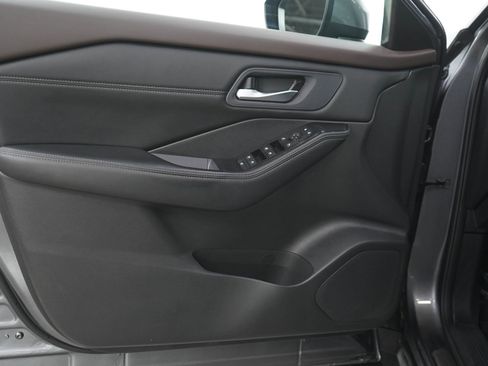 Used 2023 Nissan Rogue SV w/ SV Premium B Package AWD/4WD image 19