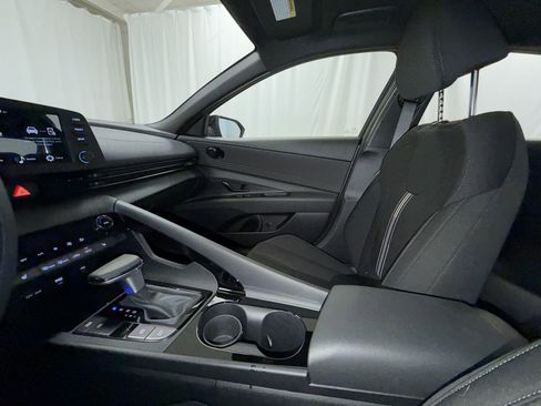 New 2026 Hyundai Elantra SEL Sport Premium FWD image 4