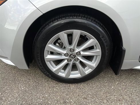 Used 2025 Toyota Corolla LE image 10
