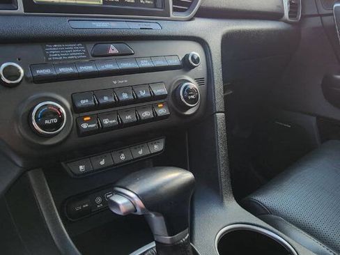 Used 2017 Kia Sportage EX w/ EX Technology Package image 38