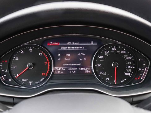 Used 2024 Audi A4 2.0T Premium image 32