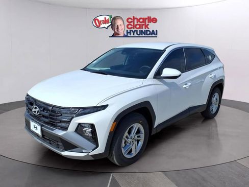 New 2026 Hyundai Tucson SE FWD image 1