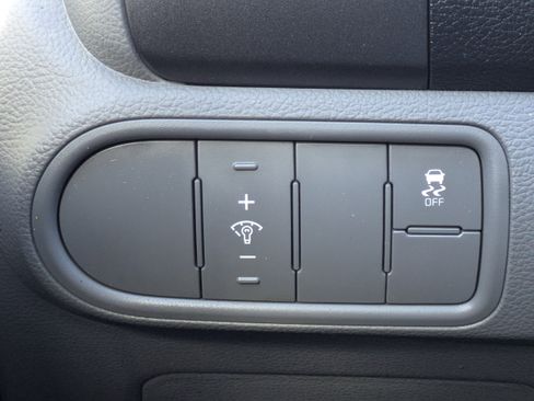 Certified 2017 Kia Forte LX w/ LX Popular Package image 29