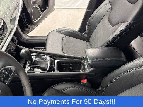 Used 2024 Jeep Compass Latitude w/ Sun and Sound Group AWD/4WD image 20