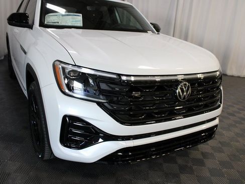 New 2026 Volkswagen Atlas Cross Sport SEL R-Line image 30