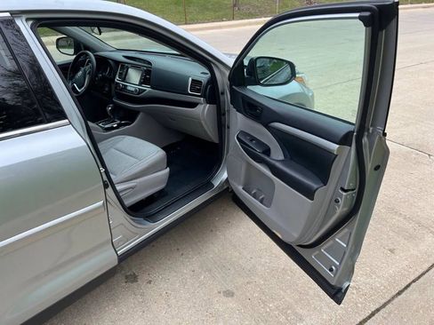 Used 2019 Toyota Highlander Plus image 38
