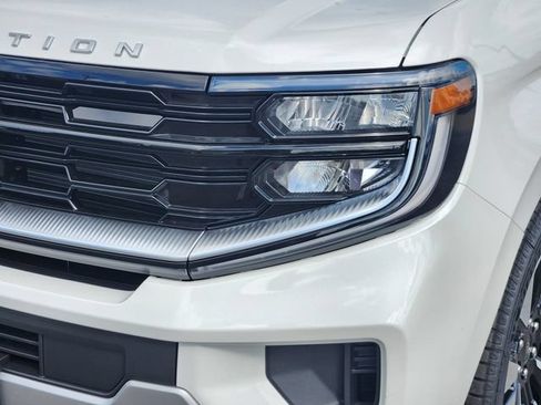 New 2026 Ford Expedition Platinum w/ Driver's Package AWD/4WD image 8